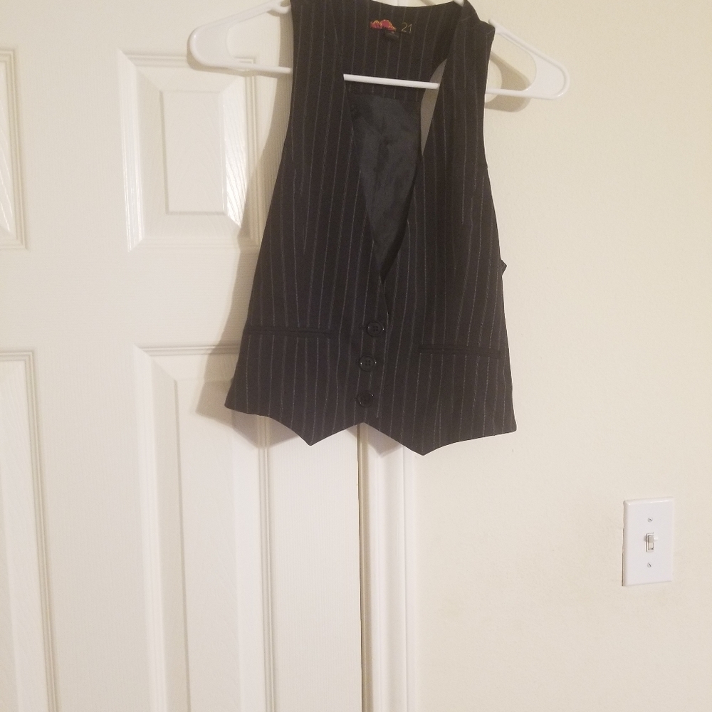 Forever 21 pin stripe sleeveless blazer size small